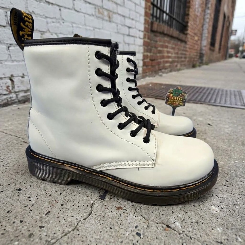 Dr. Martens 1460 J White Leather Junior Lace Up Side Zip Boots Size 4M 5L EU 36